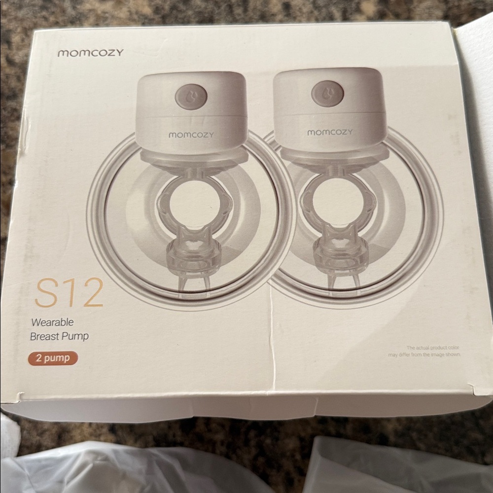 White Wearable Breast Pump Set- rechargeable
